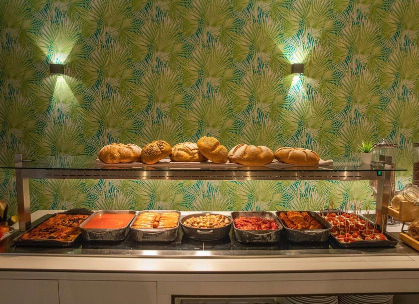 Buffet Photo