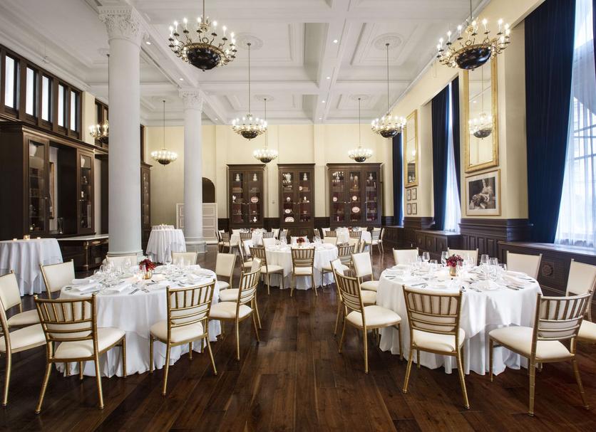 Banquet hall Photo