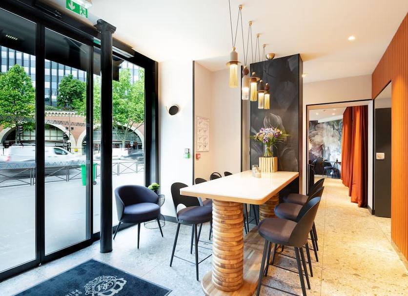 Dining room Photo