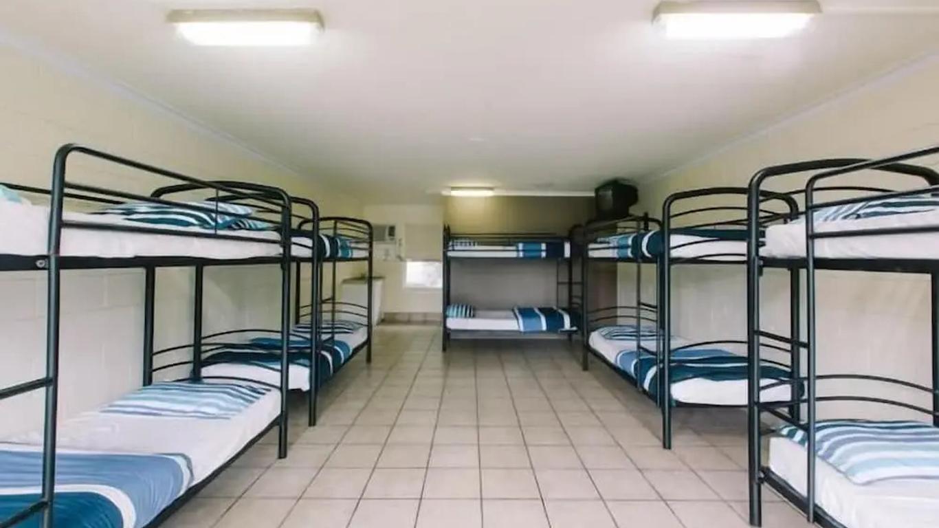Beaches Backpackers Airlie Beach - Hostel