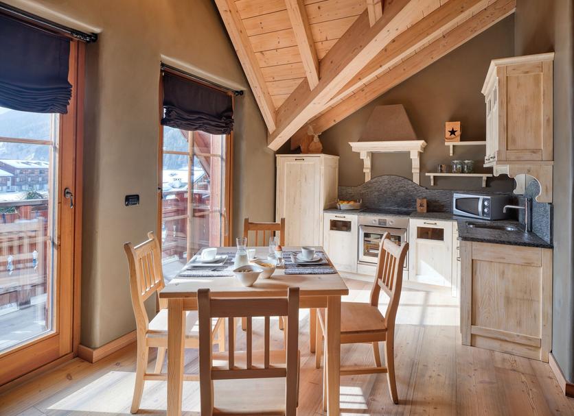 Dining room Photo