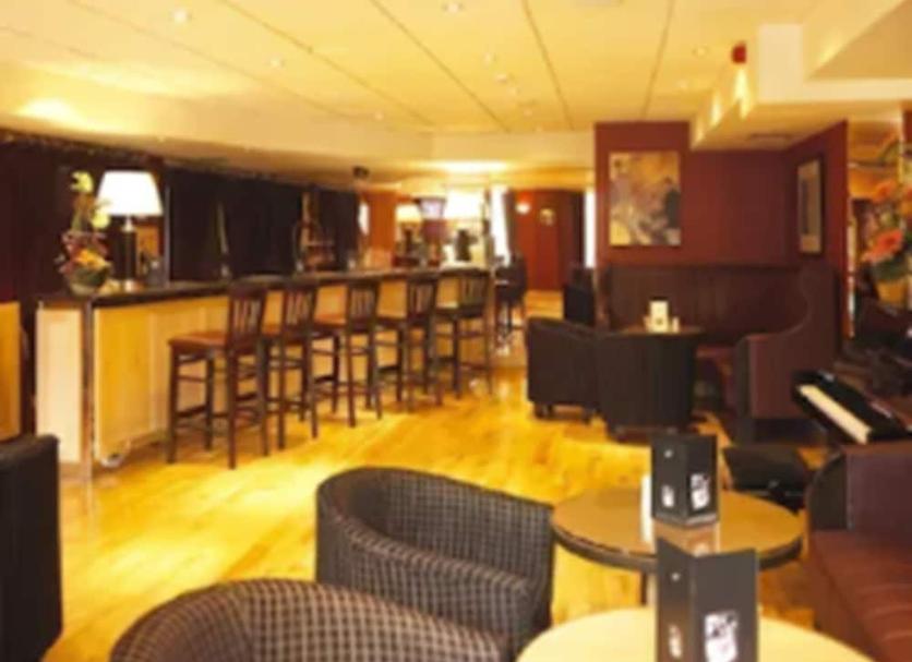 Bar Photo