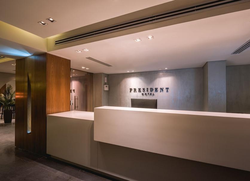 Front desk Photo