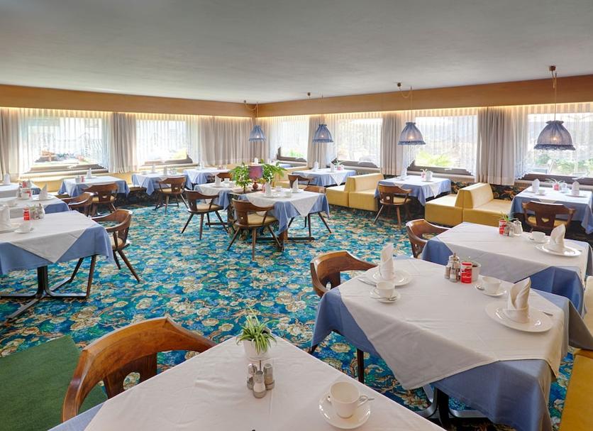 Buffet Photo