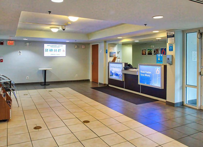 Front desk Photo