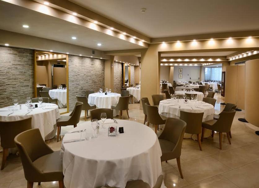 Banquet hall Photo