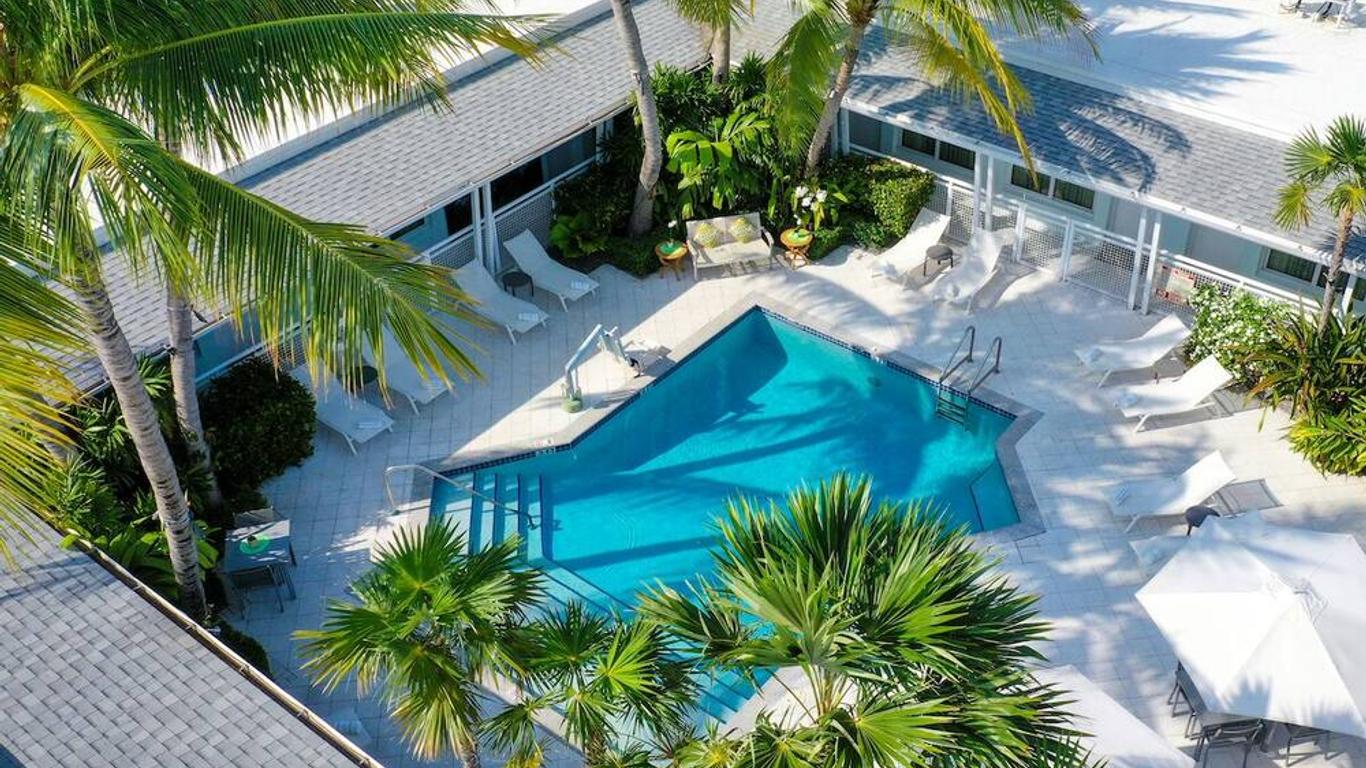 Orchid Key Inn - Adults Only