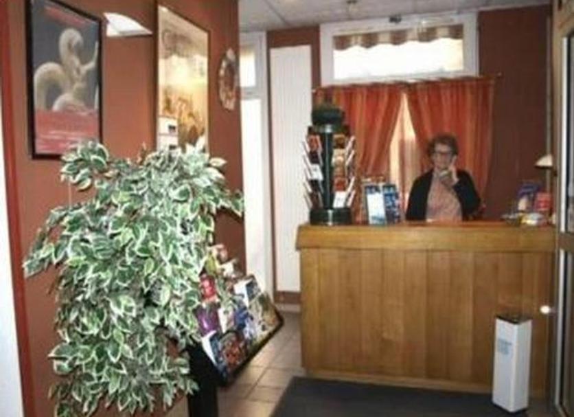 Front desk Photo