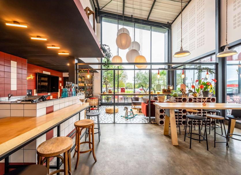 Restaurant Photo