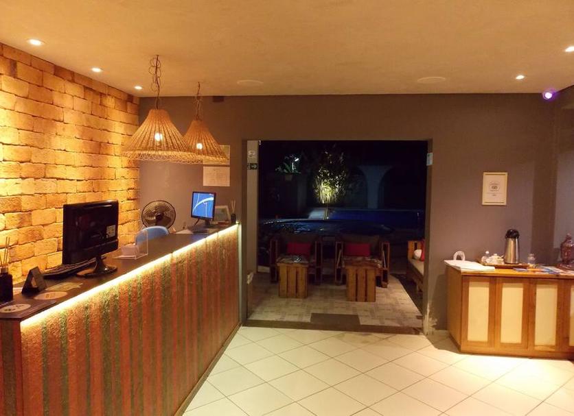 Front desk Photo