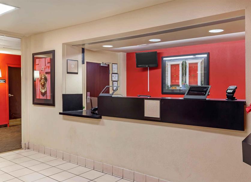 Front desk Photo