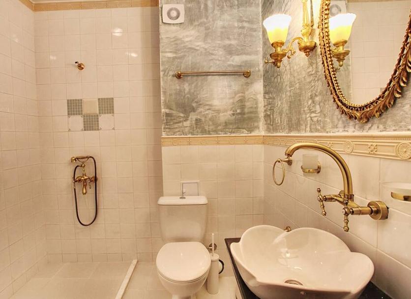 Bathroom Photo