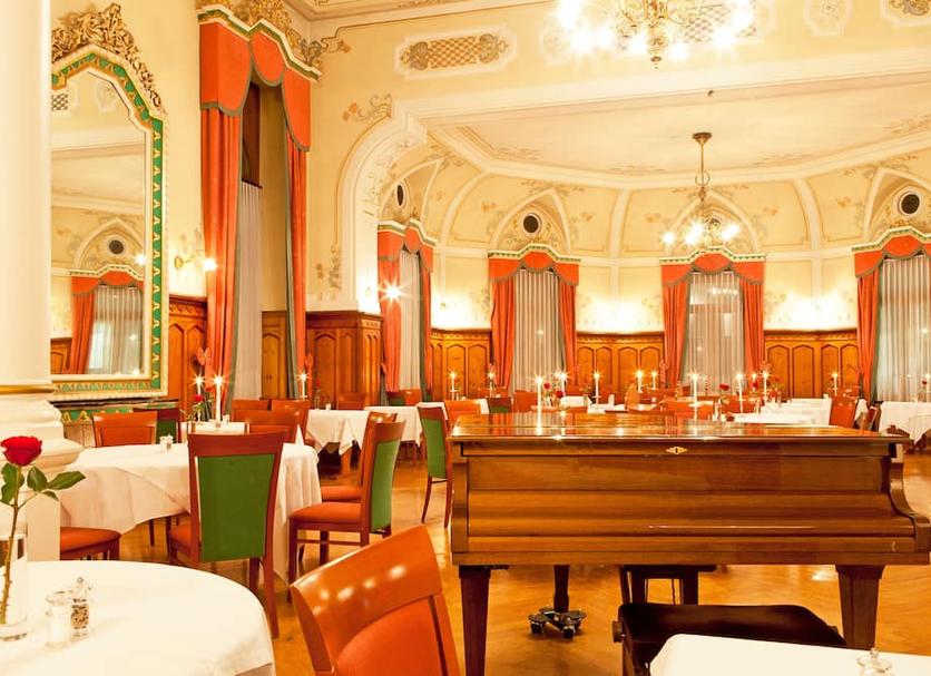 Restaurant Photo