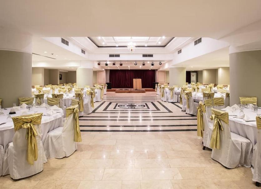 Banquet hall Photo