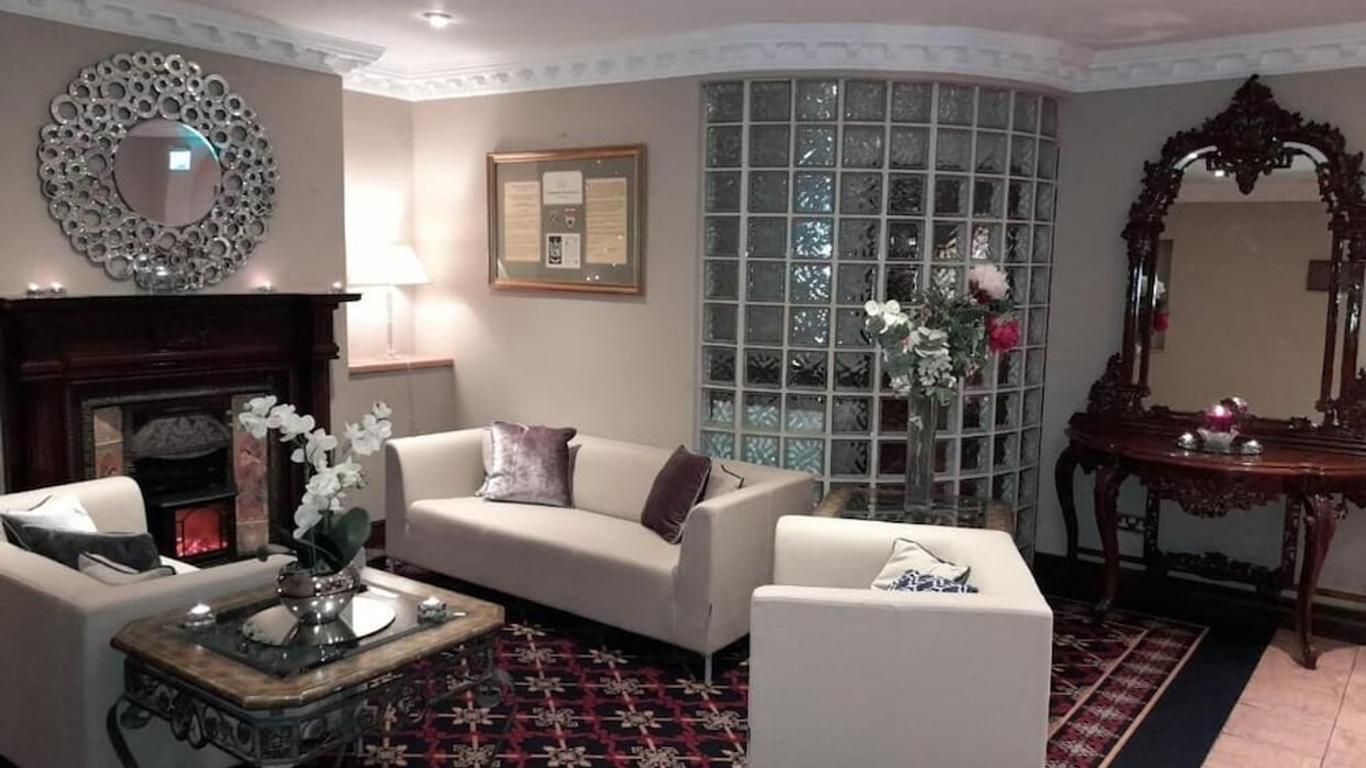 Tf Royal Hotel & Theatre
