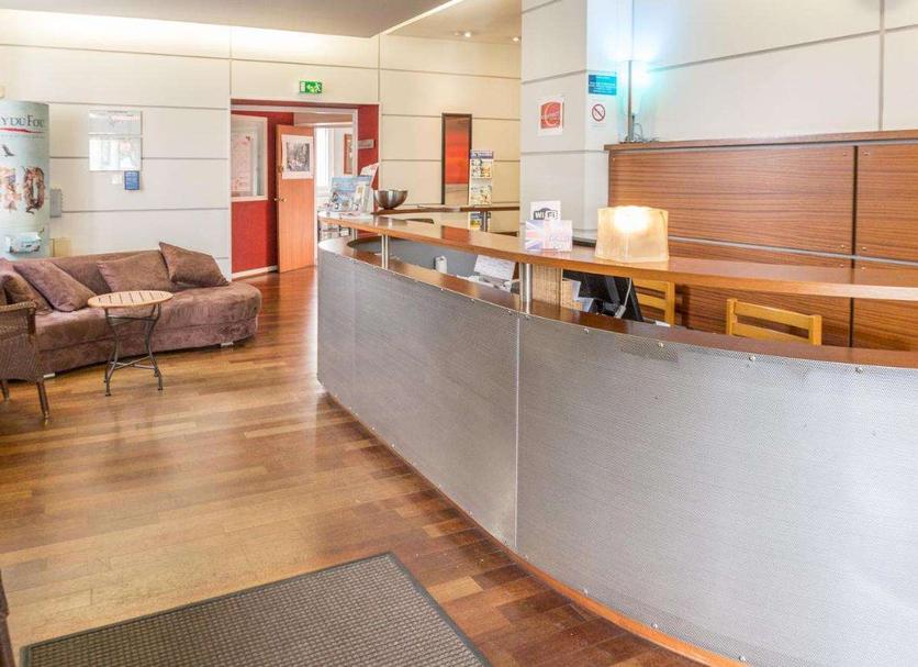 Front desk Photo
