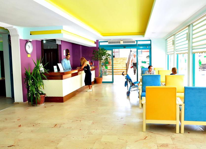 Front desk Photo