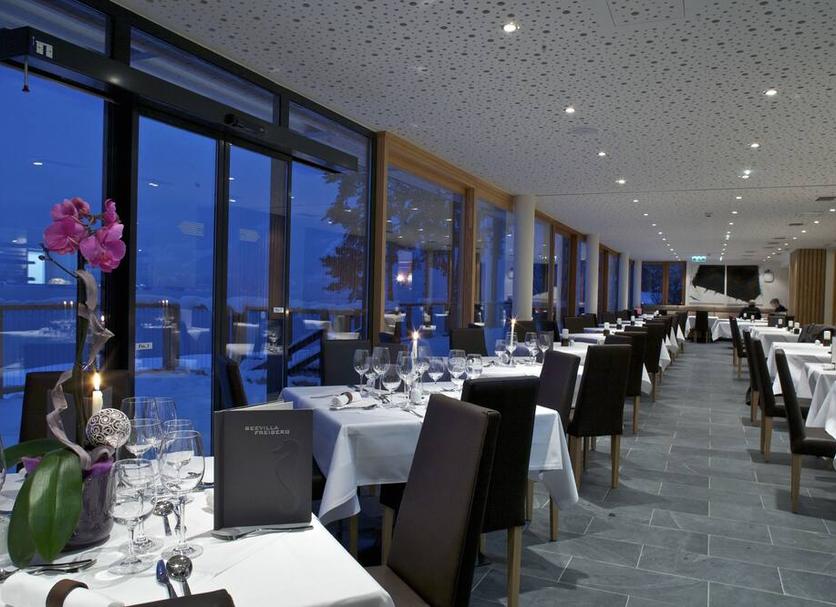 Restaurant Photo