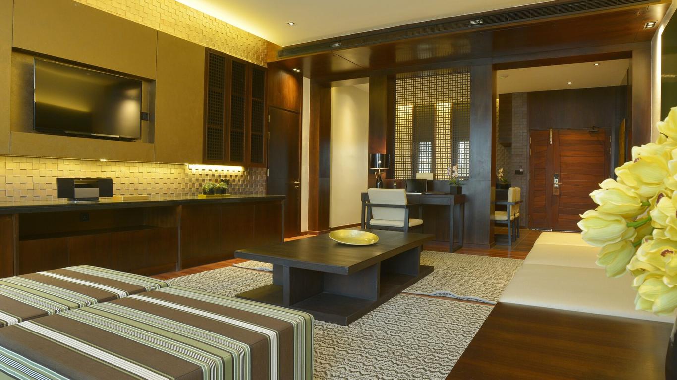 Emerald Palace Hotel