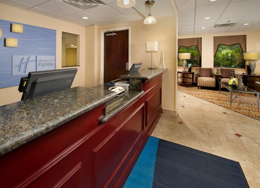 Front desk Photo