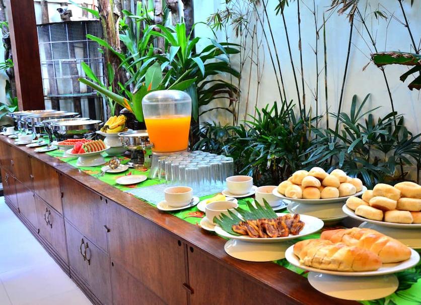 Buffet Photo