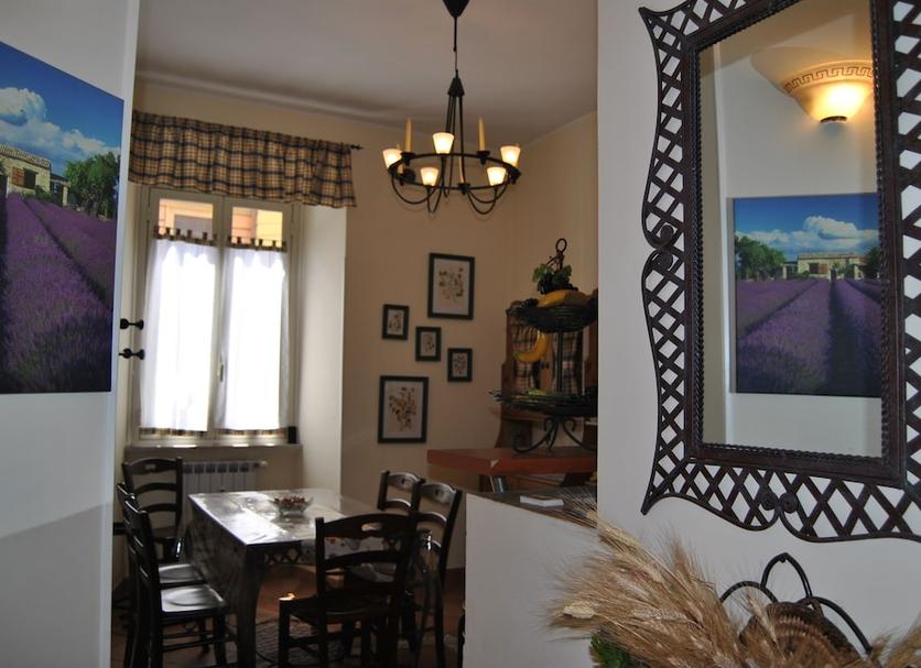 Dining room Photo