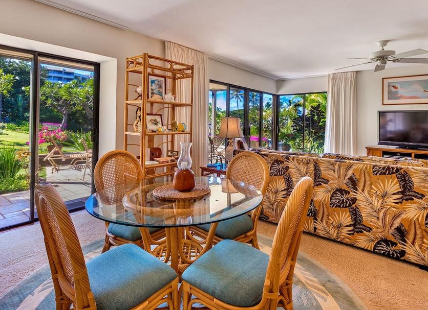 Dining room Photo