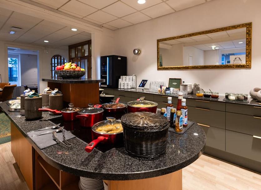 Buffet Photo