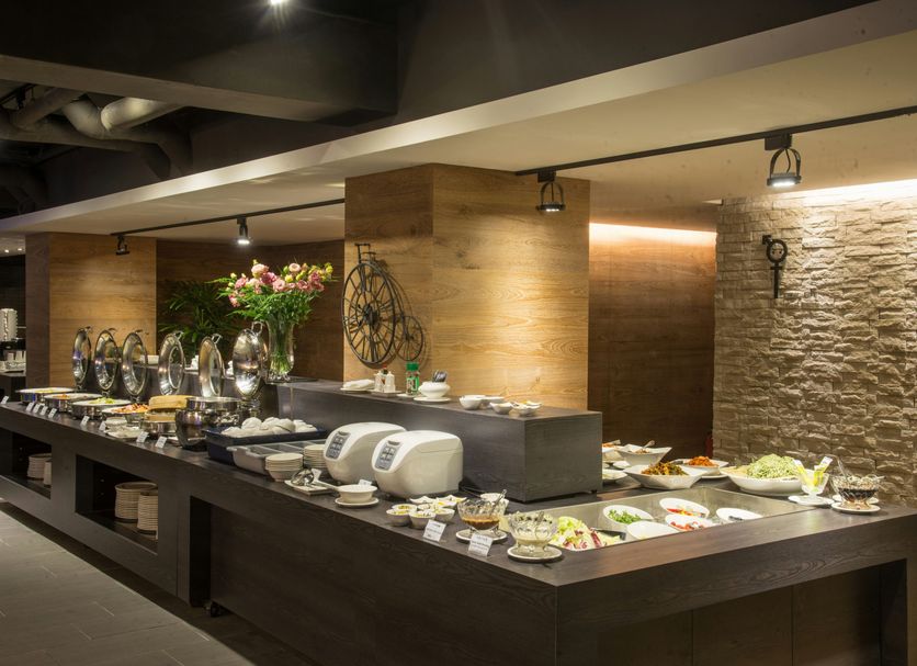 Buffet Photo