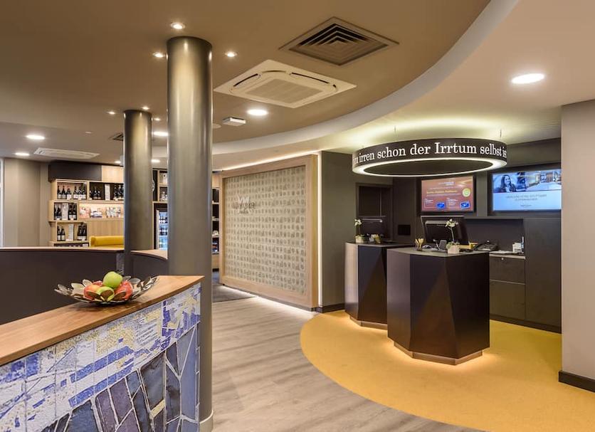 Front desk Photo