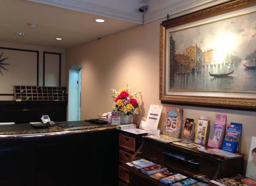 Front desk Photo