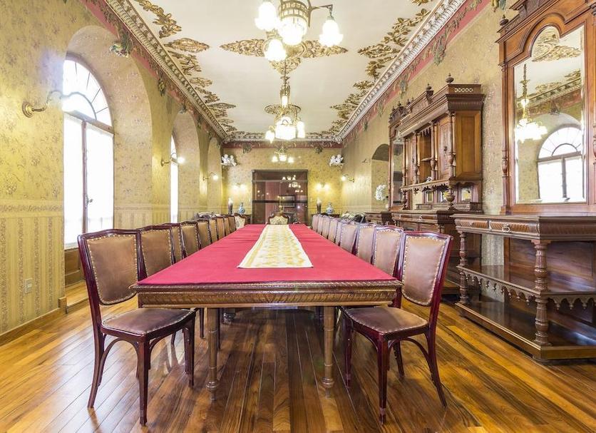 Dining room Photo