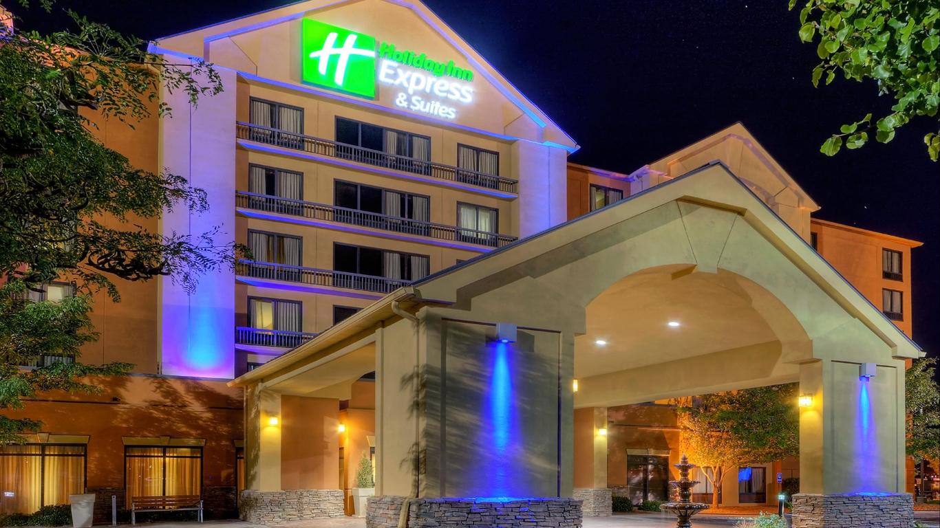 Holiday Inn Express & Suites Albuquerque Midtown