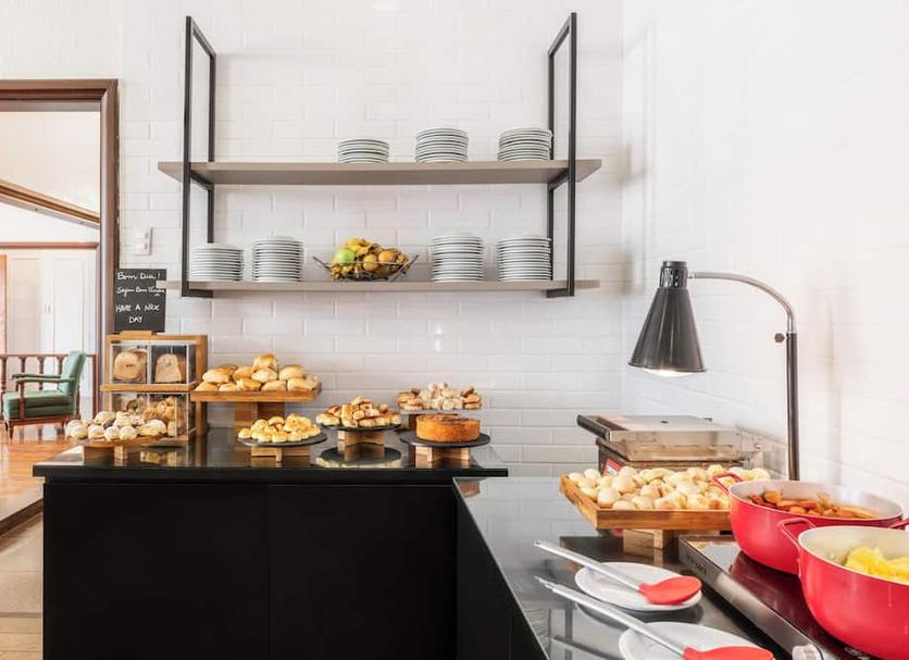 Buffet Photo
