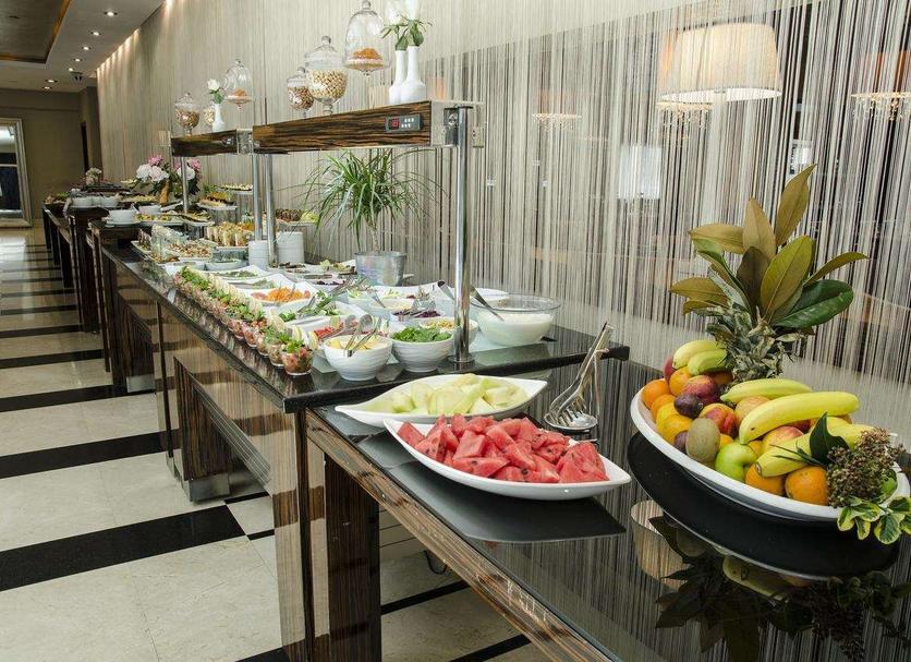 Buffet Photo