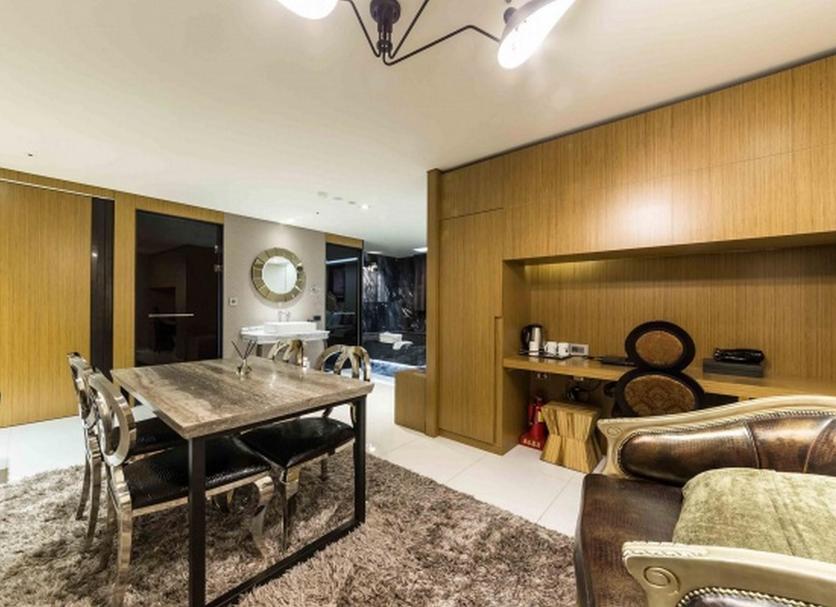 Dining room Photo