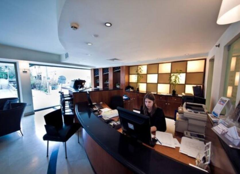 Front desk Photo