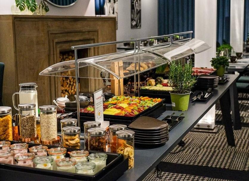 Buffet Photo