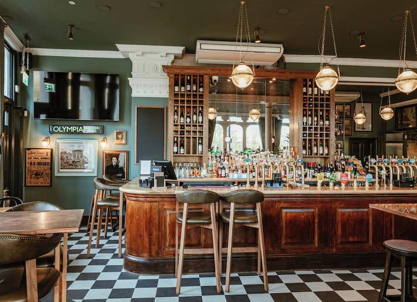Bar Photo