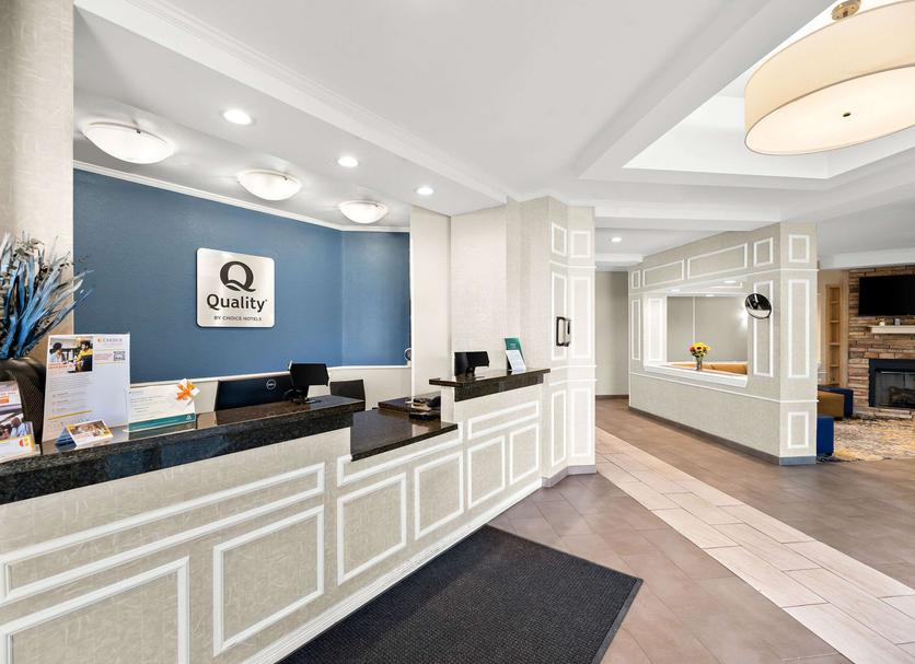 Front desk Photo