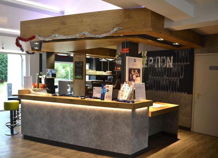 Front desk Photo