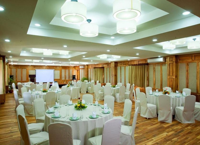 Banquet hall Photo