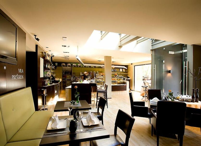 Restaurant Photo