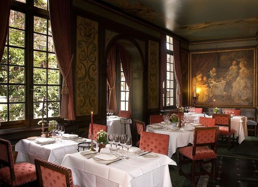 Restaurant Photo
