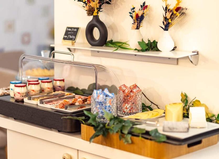 Buffet Photo
