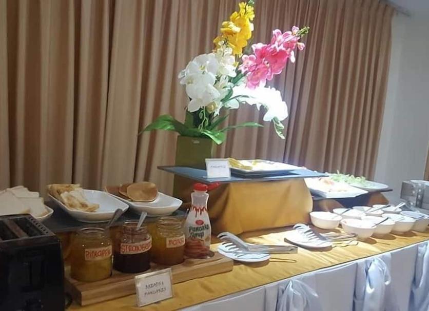 Buffet Photo