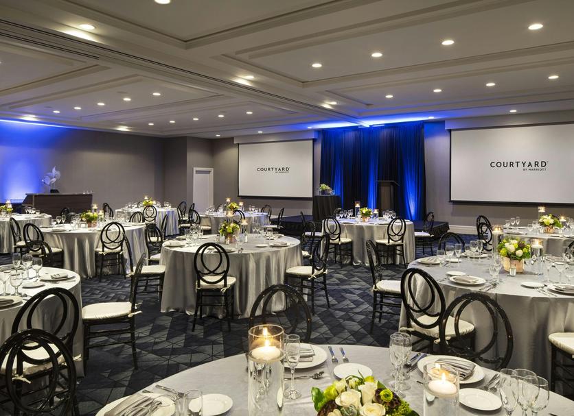 Banquet hall Photo