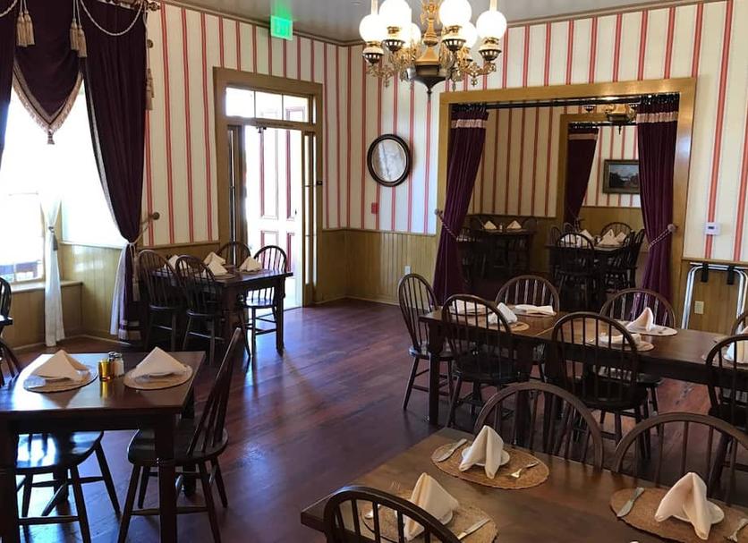 Restaurant Photo