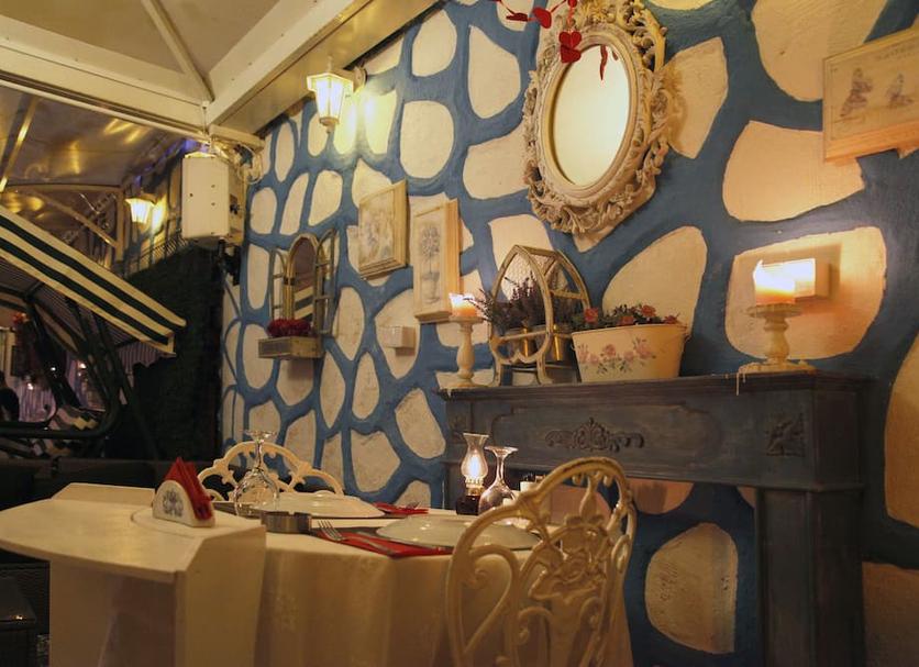 Restaurant Photo
