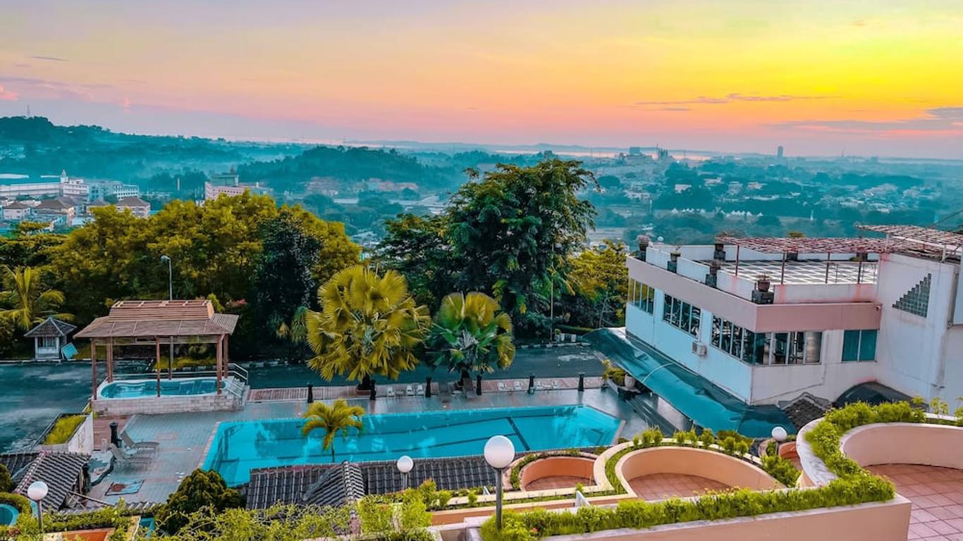 Crown Vista Hotel